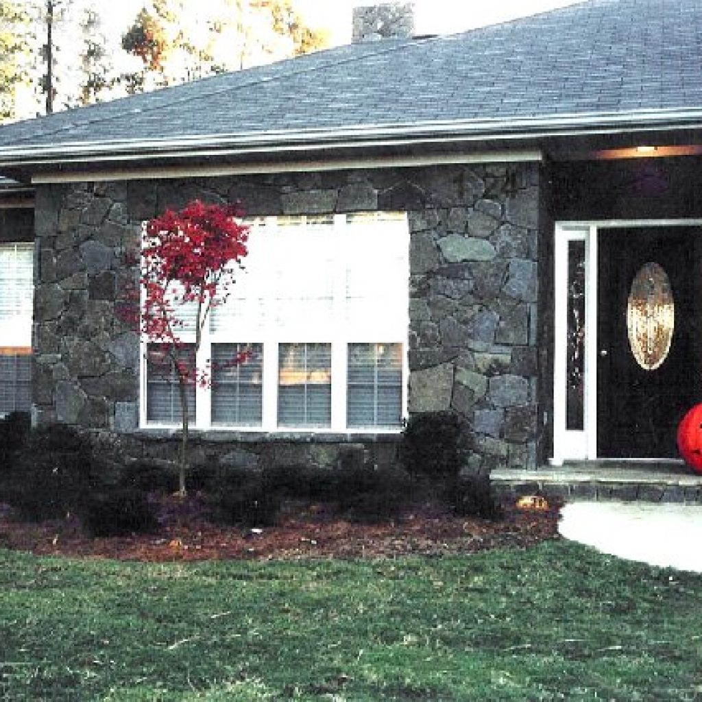 house walls constructed with Pennsylvania Fieldstone