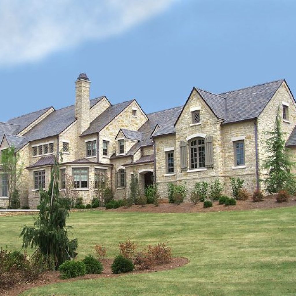 A mansion house with Texas Limestone exterior walls