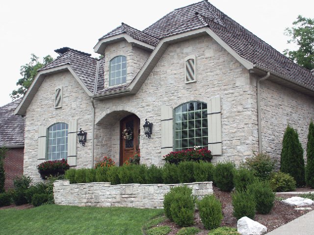 A picture of the house with Ohio Limestone